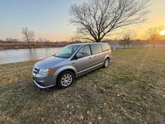 Dodge Grand Caravan - 10