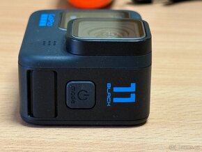GoPro 11, 2 baterie, bohaté příslušenství - 10