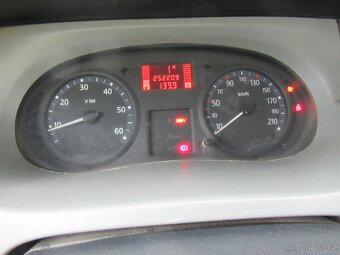 Renault Trafic - 10