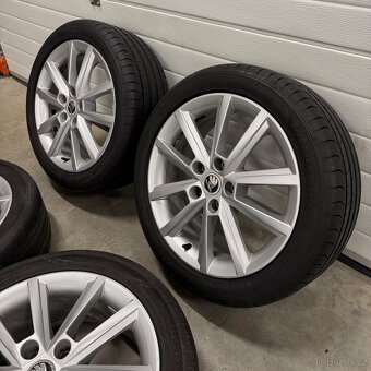 Alu kola Škoda Octavia, 225/45 R17 Nokian a Sava, 5x112 - 10