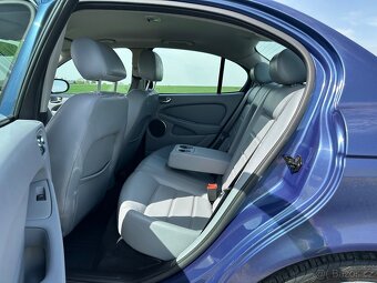 Jaguar X-Type 3.0 V6 4x4 - 10