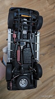 Model Toyota Land Cruiser LC80 1:18 Keng Fai - 10