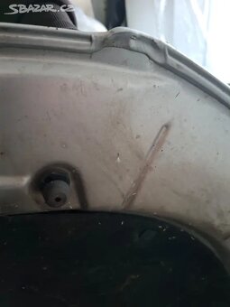 Stříbrná kapota VW Passat B6 - 10