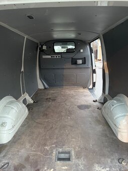 VW T5 4x4 2.5 TDI LONG - 10