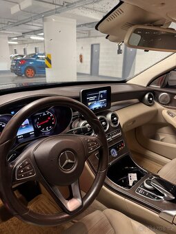 Mercedes-Benz C400 - 10