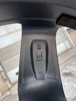 Zimní sada DEZENT R18 5x112 - 10