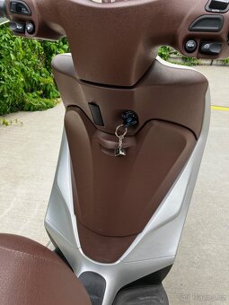 Skútr Piaggio Medley 150 - 10