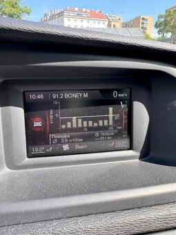Volvo V40 D2 2015 134 500 km - 10