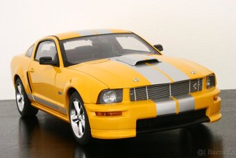 FORD Mustang Shelby GT - AUTOart 1:18 - 10