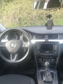 Škoda Superb Combi 2.0TDI DSG - 10