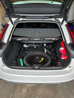 VOLVO V90 D5 AWD INSRIPTION PANORAMA 173 kW - 10