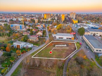 Pronájem komerčního pozemku - 10