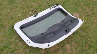 HYUNDAI i30 – DVEŘE KUFRU BÍLÉ 5DV - 10