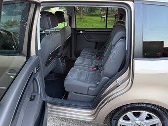 Touran 2.0 tdi 103 kW 7 mist bixenon navi panorama - 10