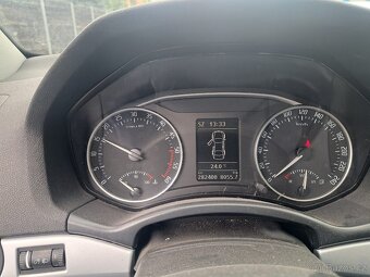 Škoda Octavia 1,6tdi, rok 2011, najeto 282tis - 10