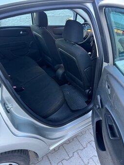 Citroen C4 1.4i benzín - 10