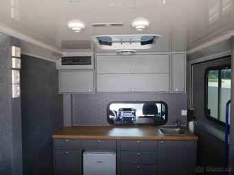Volkswagen Transporter T5 Obytný vůz 2.0 TDi, 132 kW, 4X4 - 10