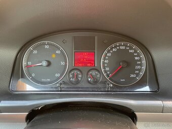 Volkswagen Touran 2.0 TDi 2004, 7 místné, 2x pneu, klima - 10