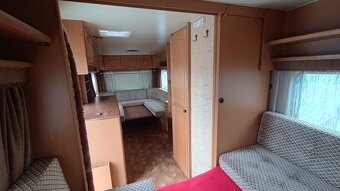 Knaus AZUR 560, chata na kolech - 10