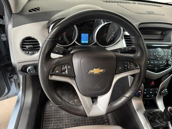 Chevrolet Cruze 1.6i , 91 kW benzín, 2011 - 10