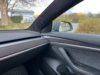 Tesla Model 3 Performance, DPH, 8/2023, 44t km, původ Praha - 10