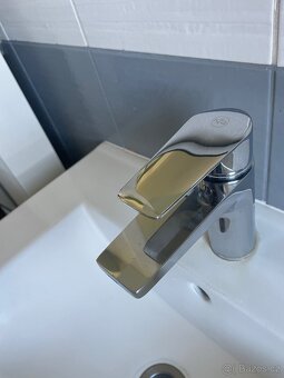 Vybavení koupelny umyvadlo,vana,baterie - 10