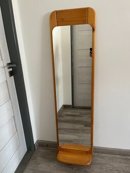 Dřevěný nábytek z dětského pokoje - 10