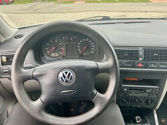 Volkswagen Golf - 10