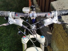 Karbonové celoodpružené kolo GT i-drive 4 PRO - 10