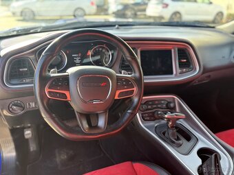 Prodám Dodge Challenger Srt widebody 6.4 v8 Originál Full - 10