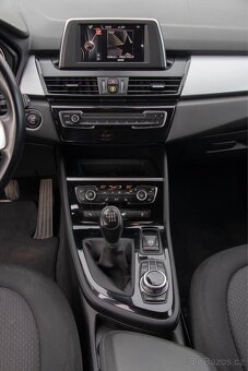 BMW 220i grandtourer - 10