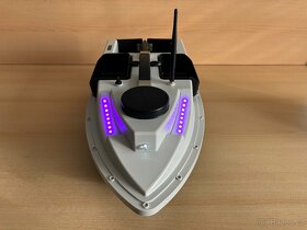 Zavážecí loďka na ryby s GPS - NOVINKA - 10