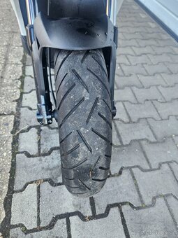 Aprilia SR Motard, 125cm3, r.v. 2014 - 10