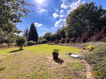 Stavební pozemek s okrasnou zahradou - 10