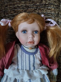 Značená porcelánová zrzečka - 10