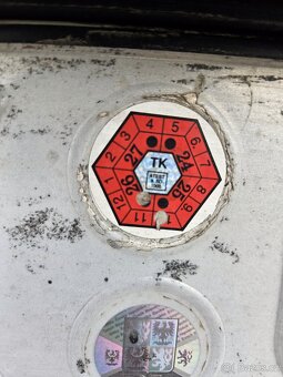 Passat b6 2.0tdi 2006 103kw po rozvodech + nahradni dily - 10