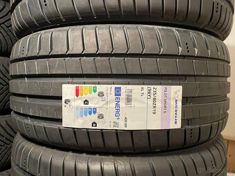 NOVÉ MICHELIN PILOT SPORT 5 235/40/19 96Y XL FR DOT2024 - 10