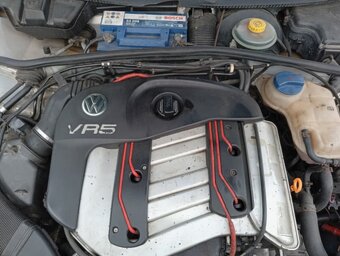 Passat originál VR5 110 kw dobrá výbava - 10