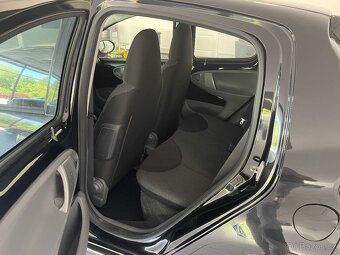 Toyota Aygo 1.0 VVTi COOL 2010 - 10