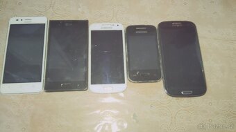 Mobilní telefony - 10