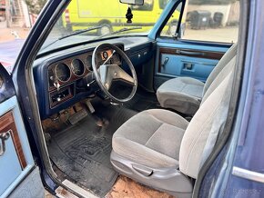 1984 Dodge Ram 150 V8 - 10