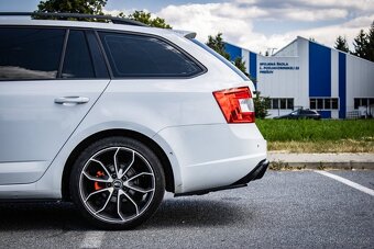 Škoda Octavia Combi RS APRILSTAGE 1.8 TSI DSG 4x4 180kw - 10