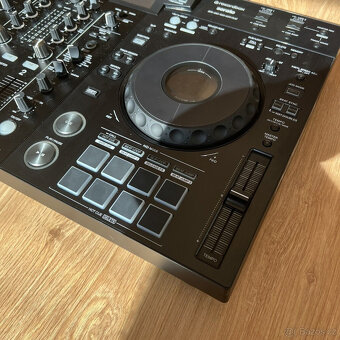 Pioneer DJ XDJ-RX3 – vše v jednom DJ systém - 10