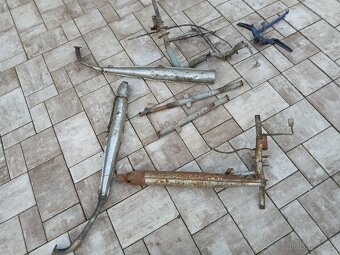 Jawa 50 pionyr - výfuky, krize - 10