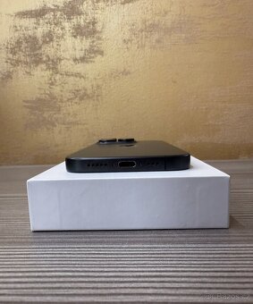 Apple iPhone 15 Pro 256GB černý, 100% baterie - 10