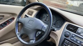 Honda Accord Coupe 3.0 V6 - 10