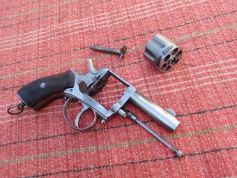 Historický revolver British Bulldog cal. 320 - 10
