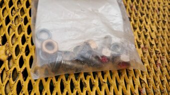 Díly na staré Škodovky - 10