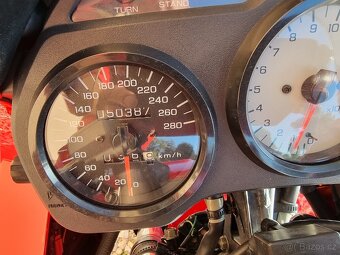 Honda VFR750 - 10