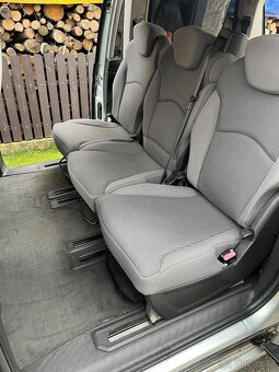 Peugeot 807 - 10